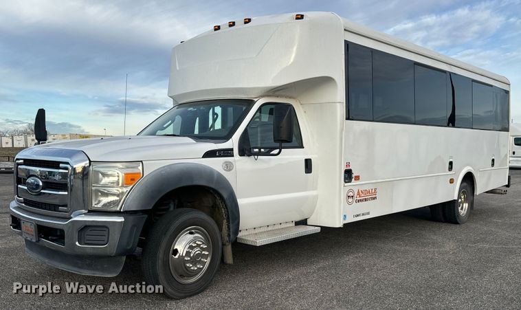 2011 Ford  F550 Super Duty XL shuttle bus - LH9301