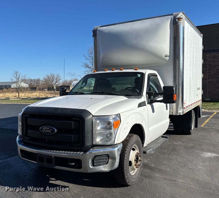 2016 Ford  F350 Super Duty XL box truck - OG9766