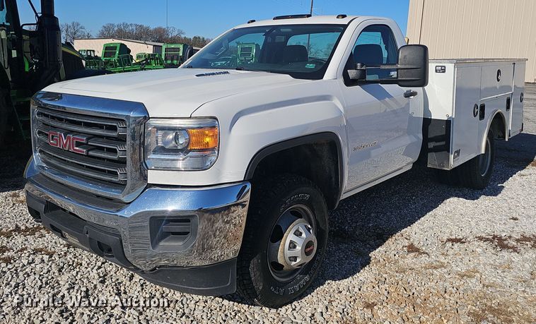 2015 GMC Sierra 3500HD utility bed pickup truck - OJ9242