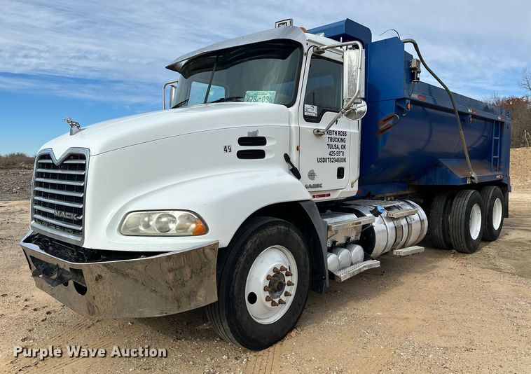 2012 Mack CXU613 dump truck - DF8437