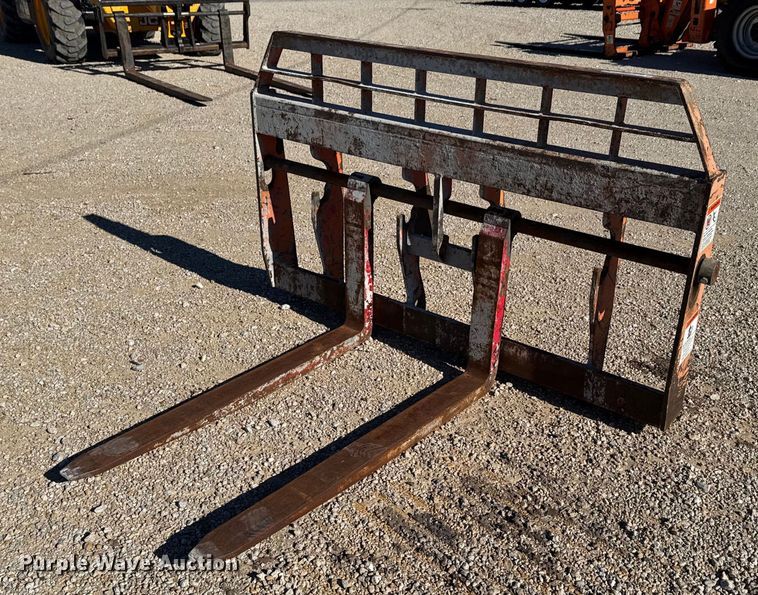 48" L loader forks - DO0004