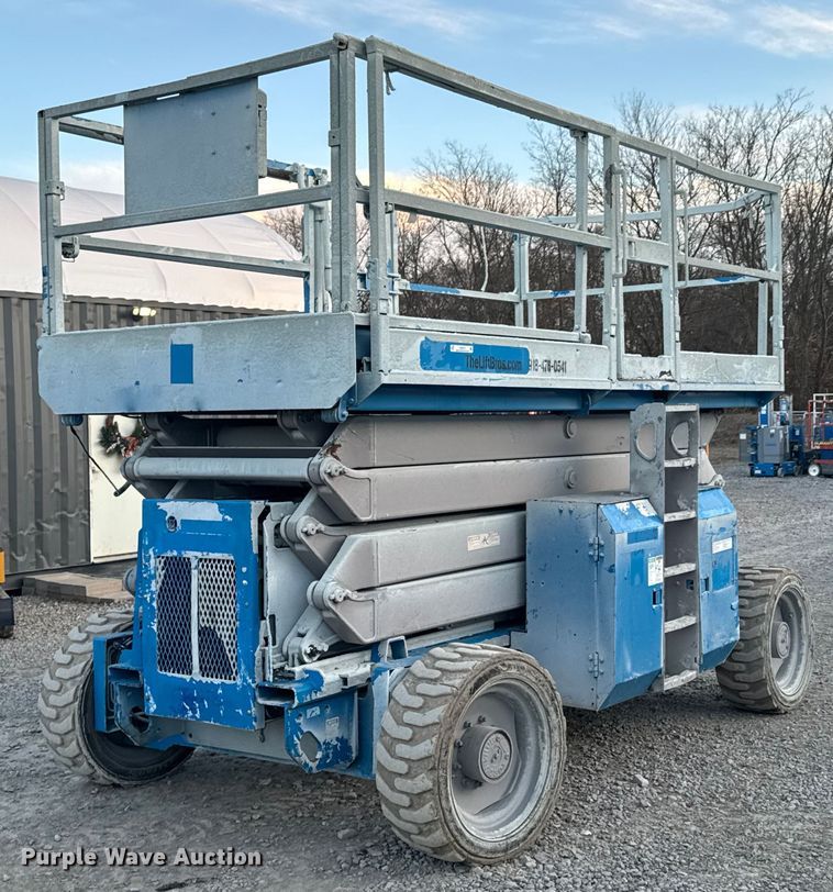 2006 Genie GS-4390 scissor lift - DO0016