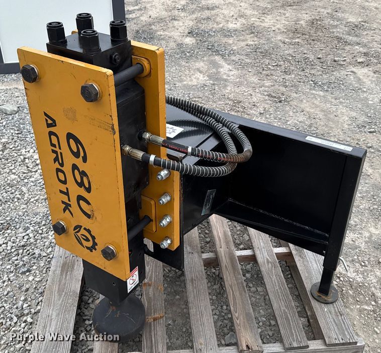 2024 Agrotk 680 skid steer breaker - DO0556