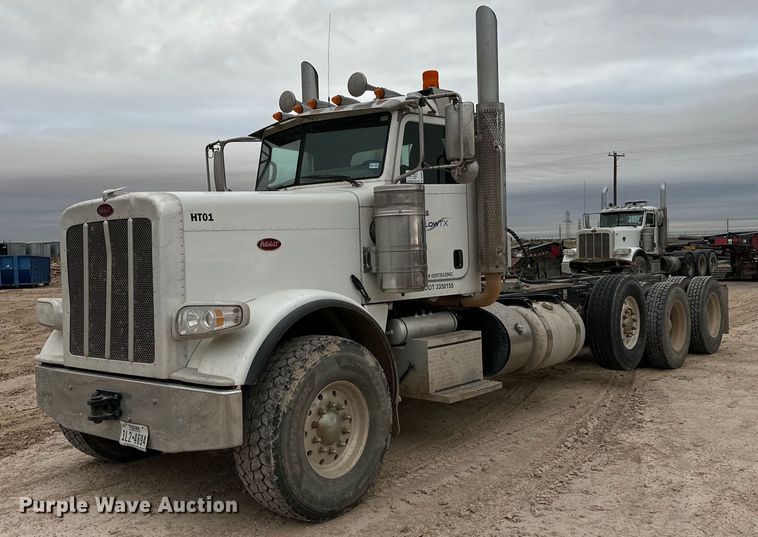 2015 Peterbilt 389 semi truck - DP6038