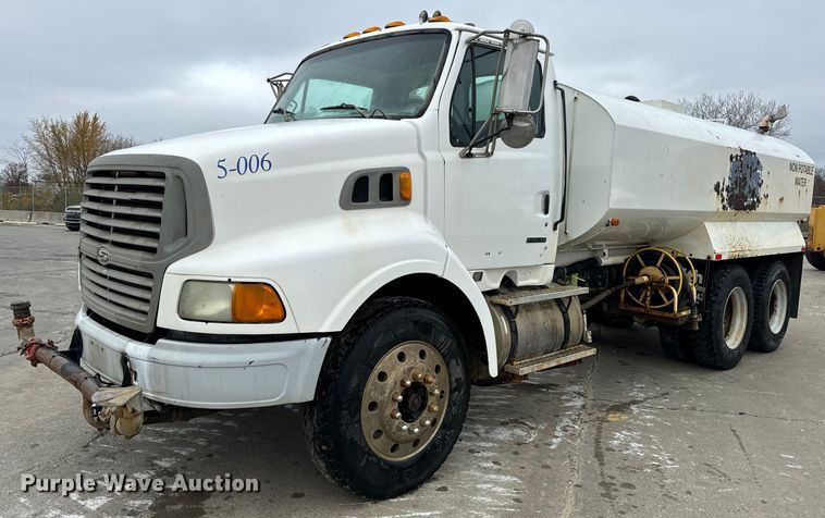 1999 Sterling A9513 water truck - DP6779