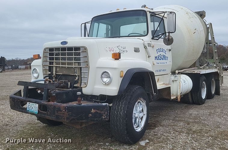 1986 Ford LT9000 ready mix truck - DQ3812