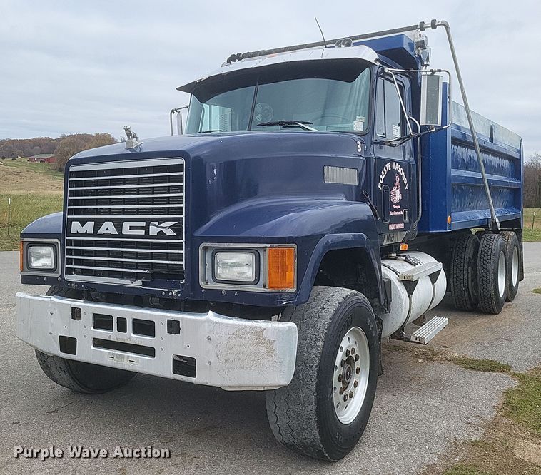 1990 Mack CH600 dump truck - DQ3814