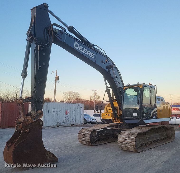 2019 John Deere  210G LC excavator - DQ3831
