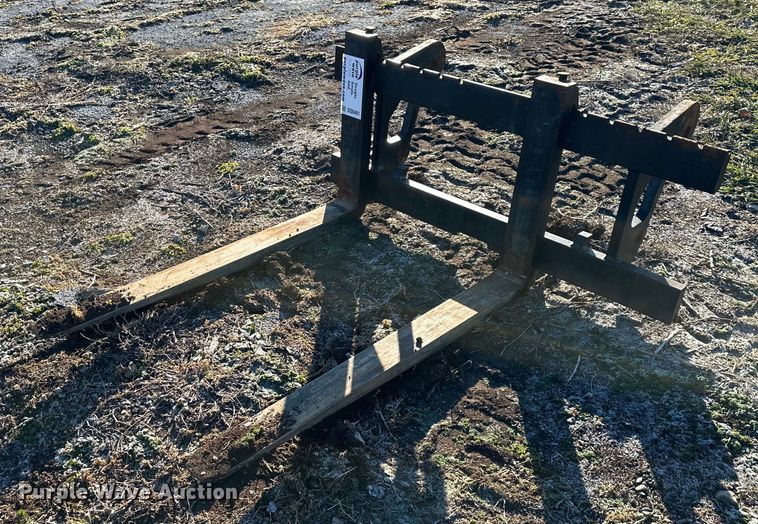 Caterpillar 908 wheel loader pallet forks - DQ6461