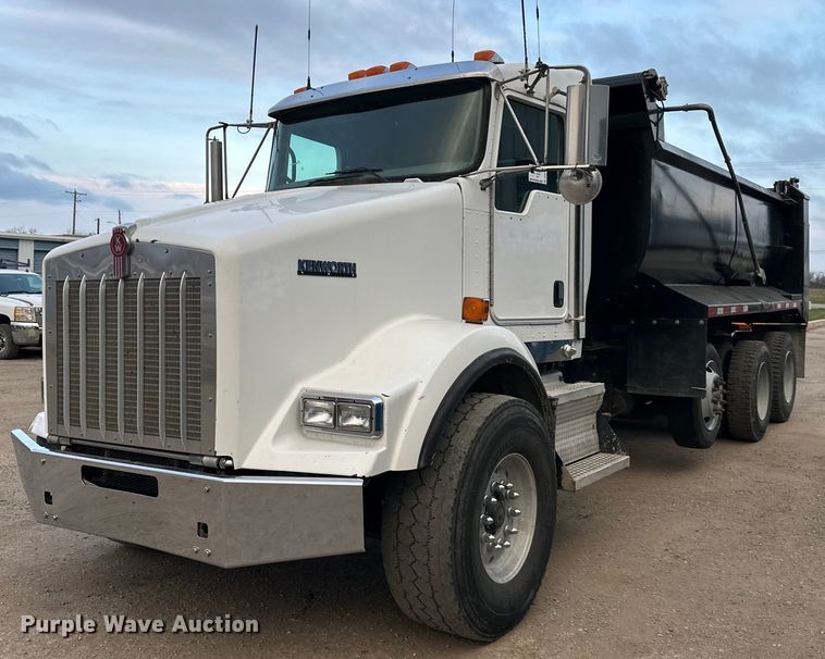 2007 Kenworth T800 dump truck - DQ6762