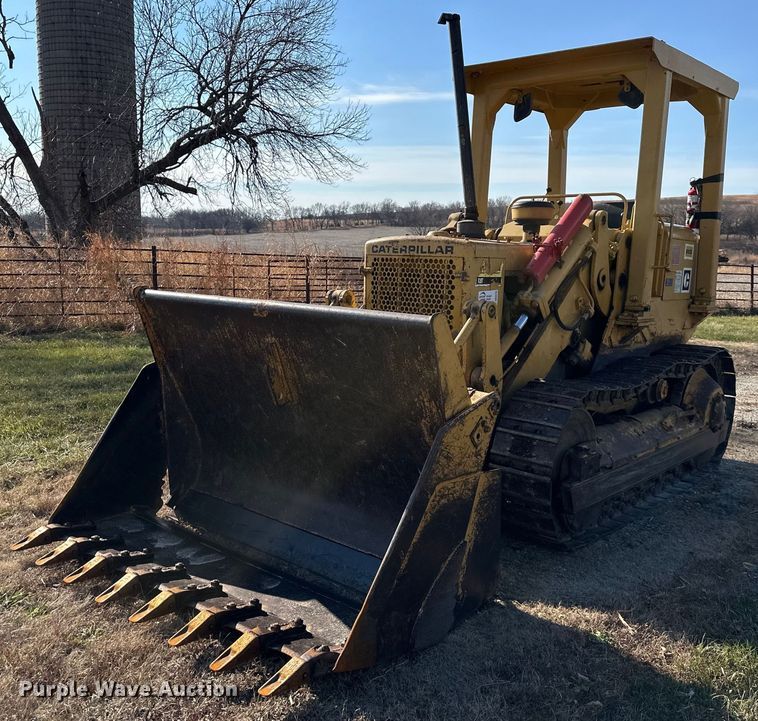 Caterpillar 951C track loader - DS3275