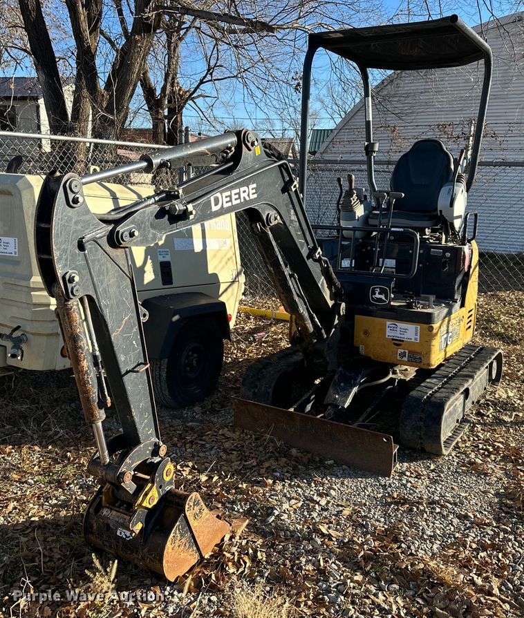 2016 John Deere 17G mini excavator - DS3323