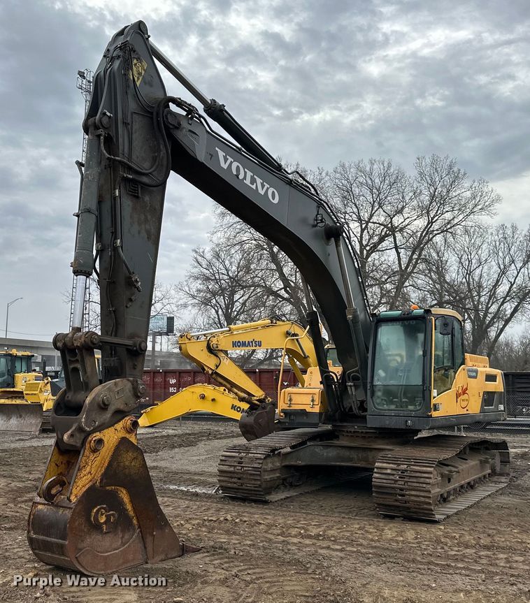 2013 Volvo EC300DL excavator - DS3352