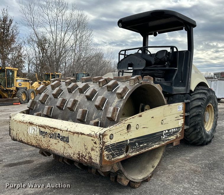 2003 Ingersoll Rand SD-122DX single drum vibratory roller - DS3355
