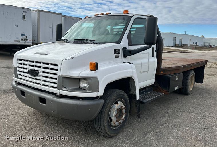 2004 Chevrolet C4500 flatbed truck - DS3372