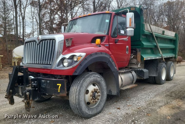 2013 International  WorkStar 7600 dump truck - DS5133