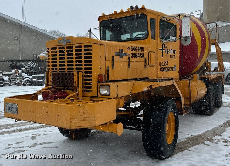 1988 Oshkosh  F-1840-SP ready mix truck - DT2249