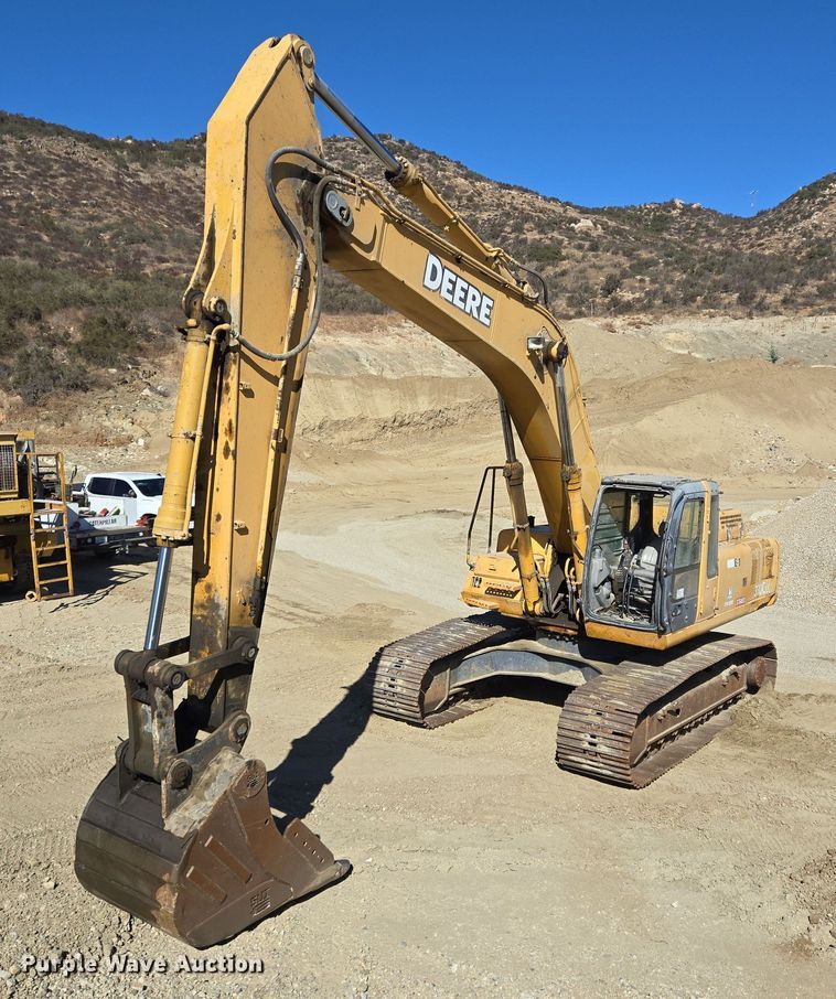 2005 John Deere 330C LC excavator - DT5371