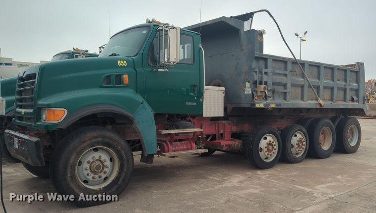2005 Sterling L9500 dump truck - DT6558