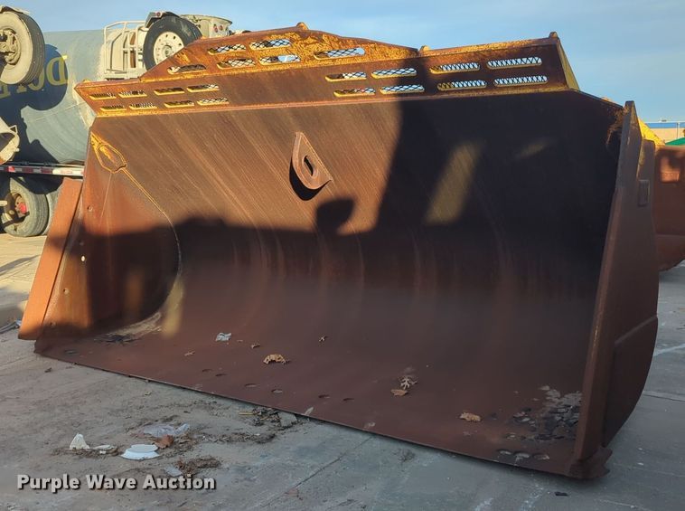 Caterpillar 988 Series 156" W wheel loader bucket - DT6579