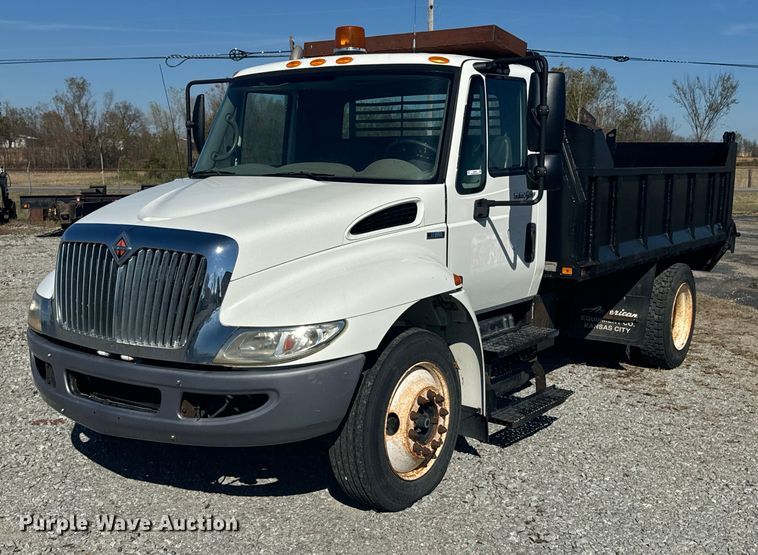 2009 International DuraStar 4300 dump truck - DU9554