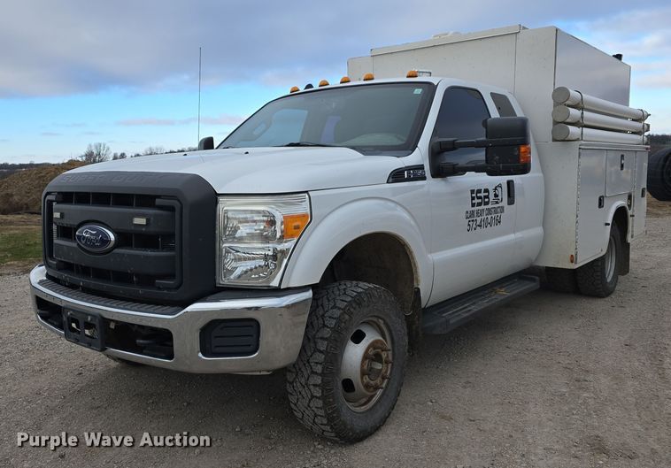 2015 Ford F350 Super Duty XL SuperCab utility bed pickup truck - DV0034