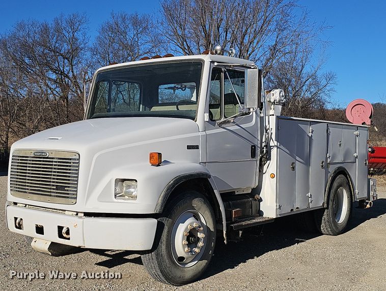 1998 Freightliner FL70 Business Class utility / service truck - DV0102