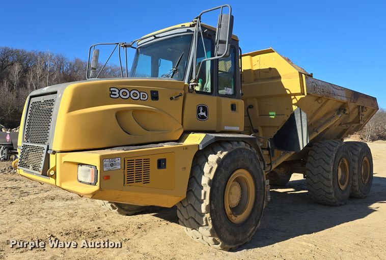 2006 John Deere 300D articulated haul truck - DV0114