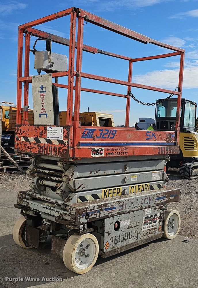 2000 Skyjack SJIII 3219 scissor lift - DV0161