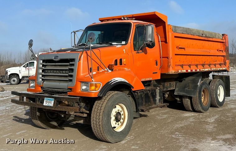 2003 Sterling dump truck - DV0542
