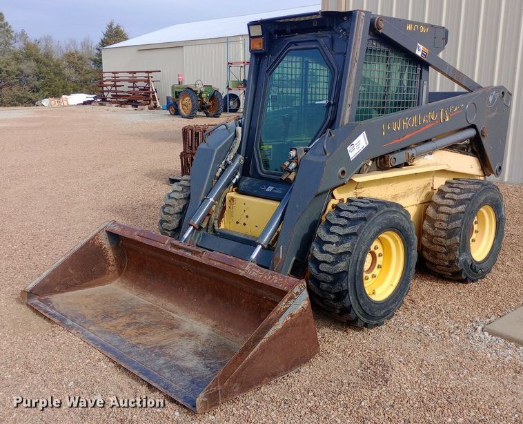 2002 New Holland LS190 skid steer loader - DW0954