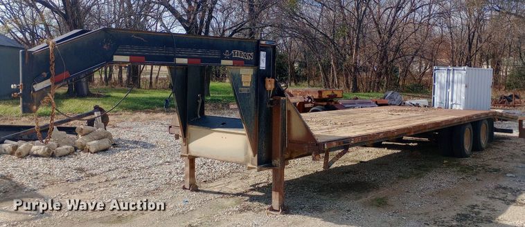 2010 Titan hydraulic tail equipment trailer - DW0970