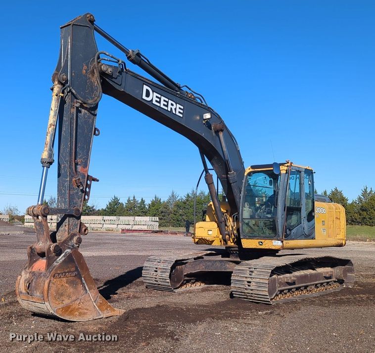 2007 John Deere 200D LC excavator - DW5052