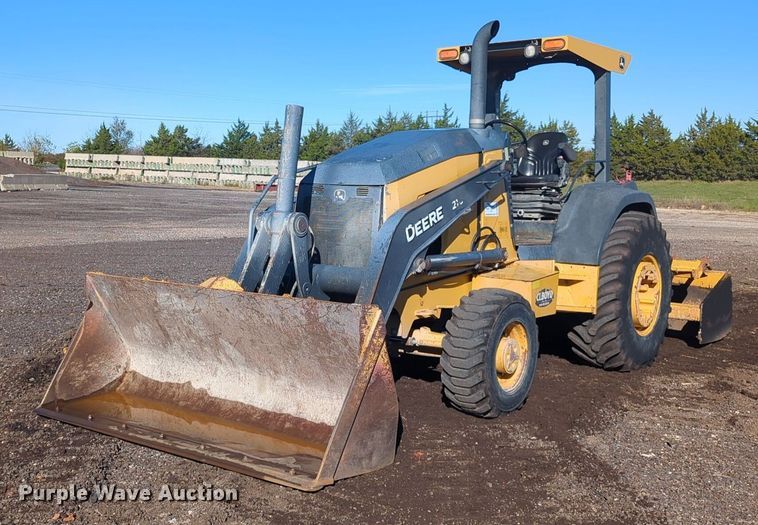2015 John Deere 210L landscape tractor - DW5053