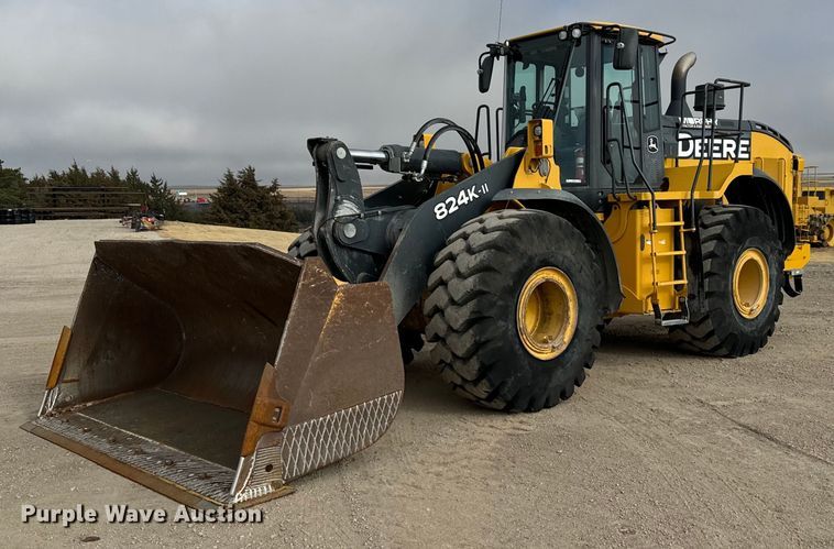 2016 John Deere 824K wheel loader - DX3812