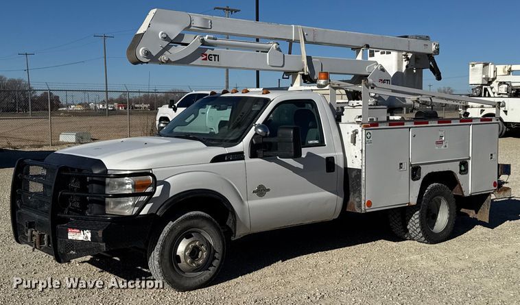 2015 Ford F350 Super Duty bucket truck - DX3910