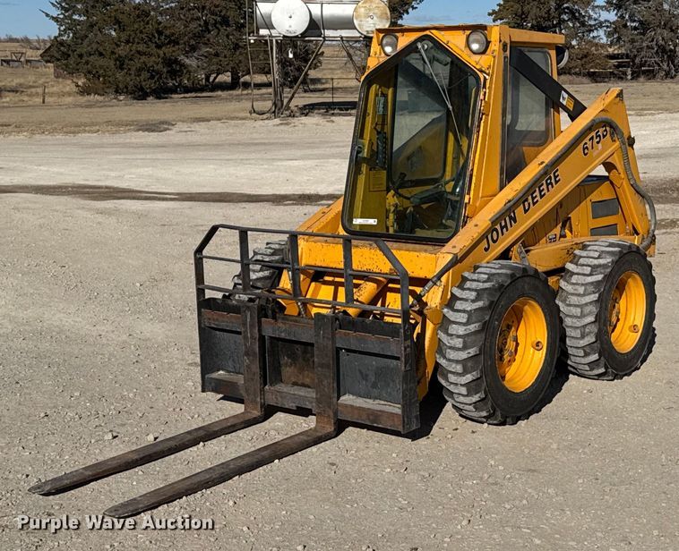 1988 John Deere 675B skid steer loader - DX3920