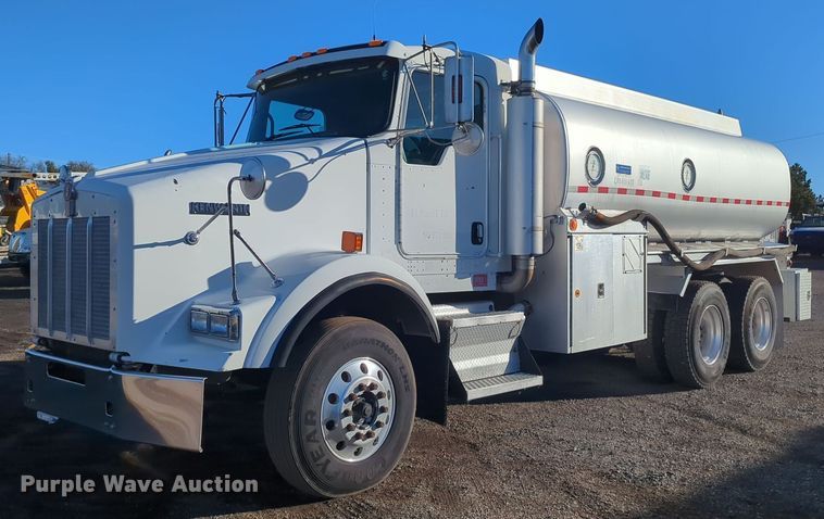 2007 Kenworth fuel truck - EG2263