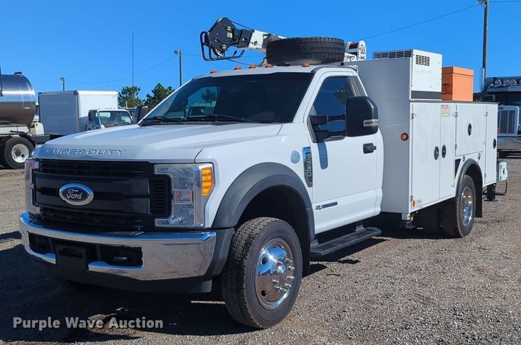 2017 Ford F550 Super Duty utility / service truck - EG2270