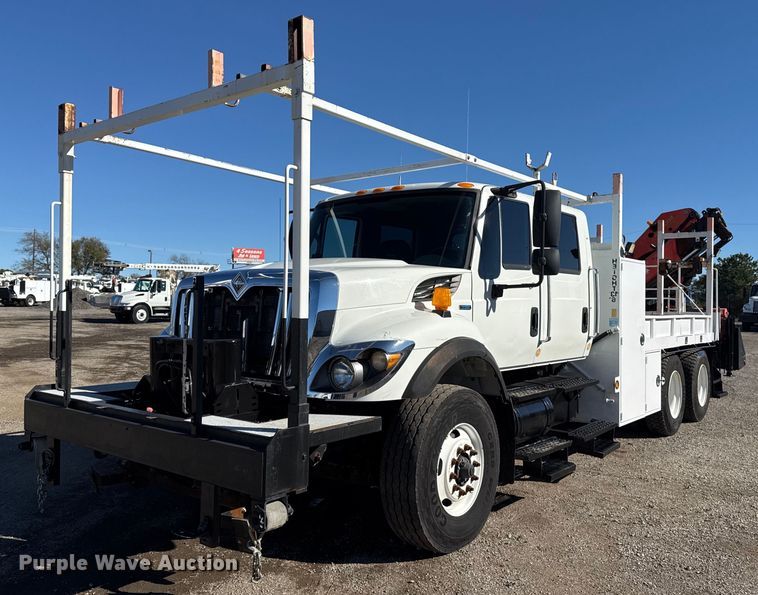 2008 International 7500 Crew Cab crane truck - EG2277