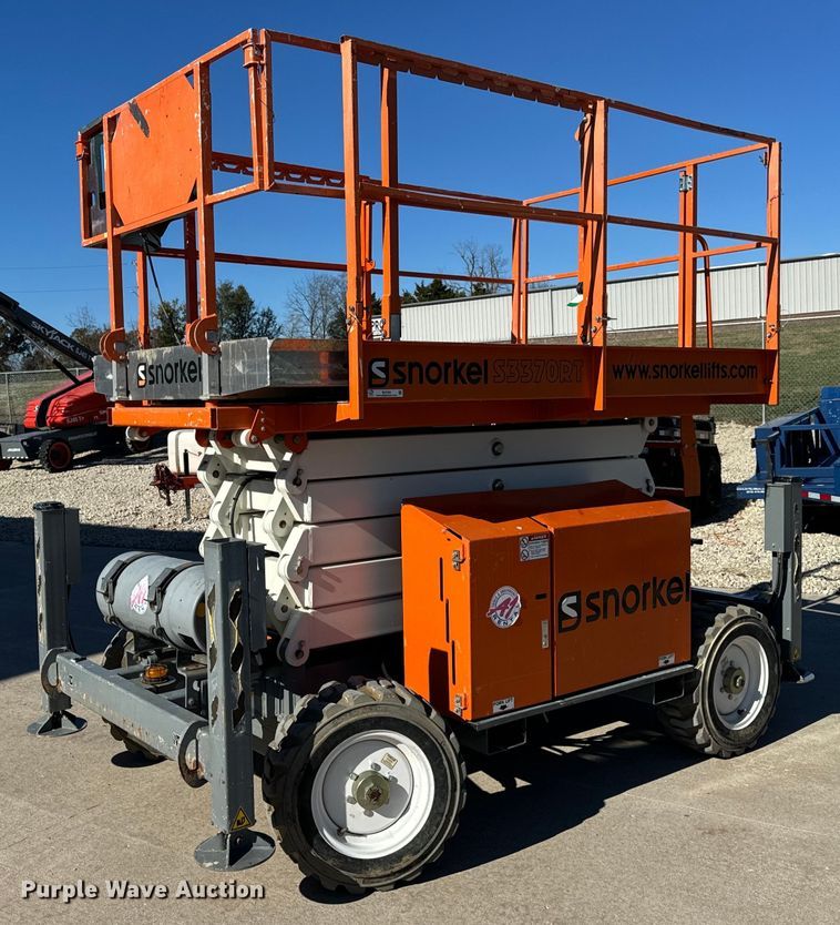 2017 Snorkel S3370RTV6 scissor lift - EH7252