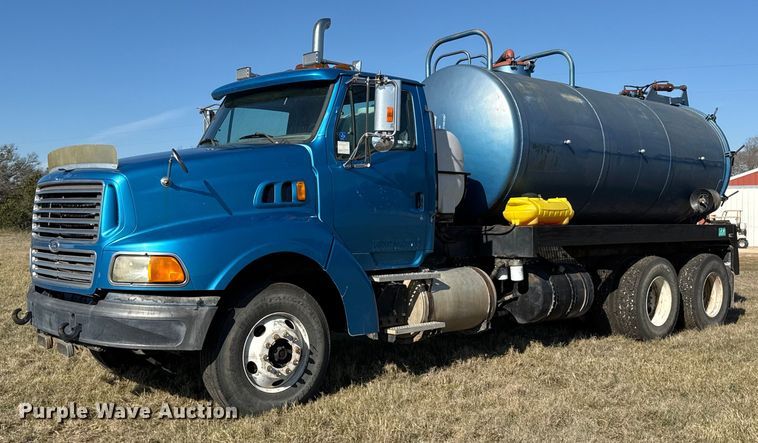 1998 Ford hydrovac truck - EJ3304
