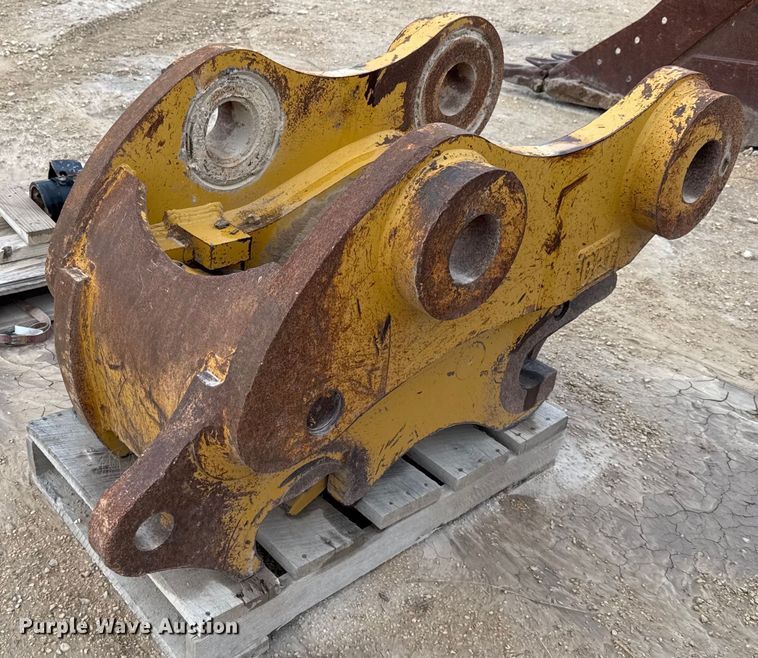 Caterpillar 345C/D quick coupler - EJ3310