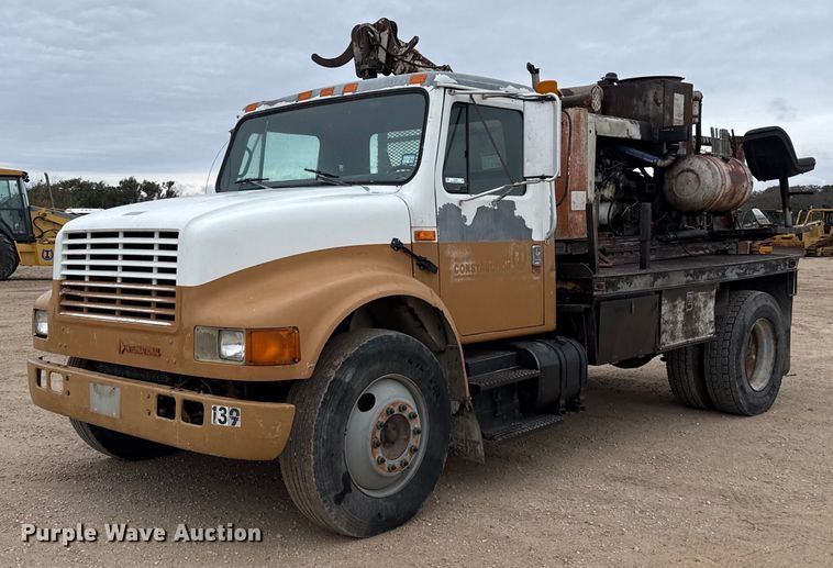 1991 International 4700 pressure digger truck - EJ3333