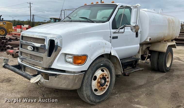 2006 Ford F650 Super Duty XL water truck - EJ3340