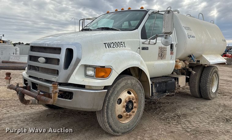 2008 Ford F750 Super Duty XL water truck - EJ3341
