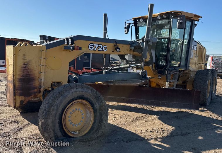 2011 John Deere 672G motor grader - EJ3359