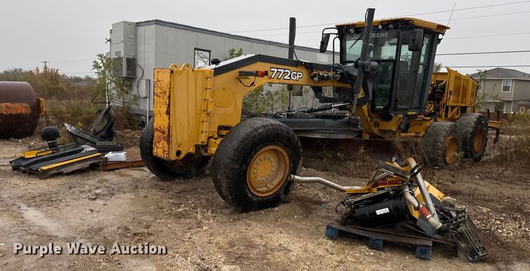 2013 John Deere 772G motor grader - EJ3369