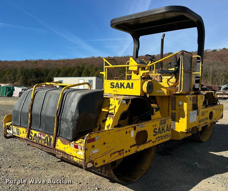 Sakai SW850 double drum vibratory roller - EJ5251