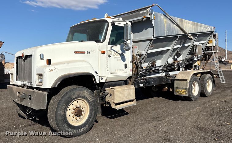 2000 International 5500I stone slinger - EL5996